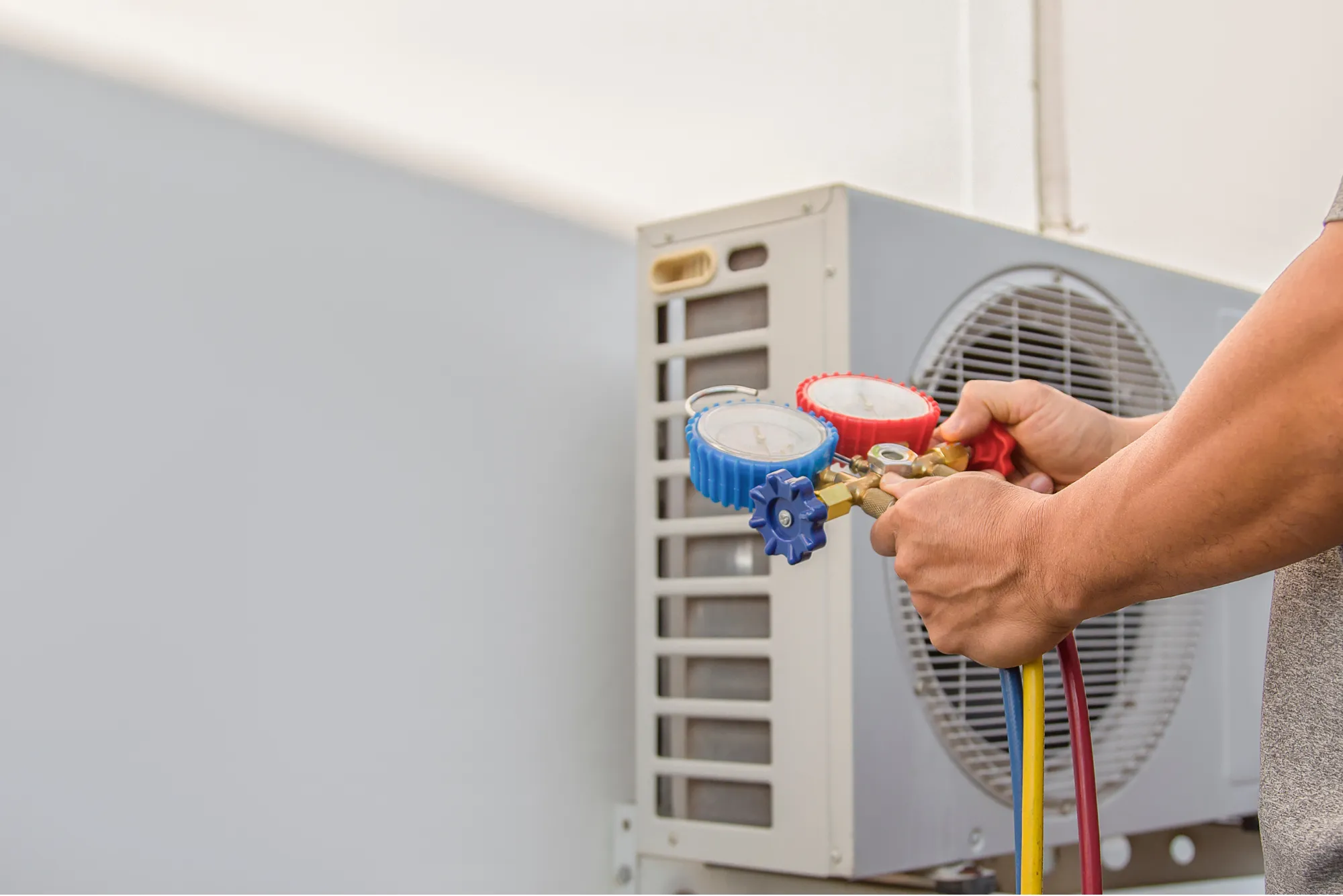 How to Choose the Right AC Refrigerant Charge