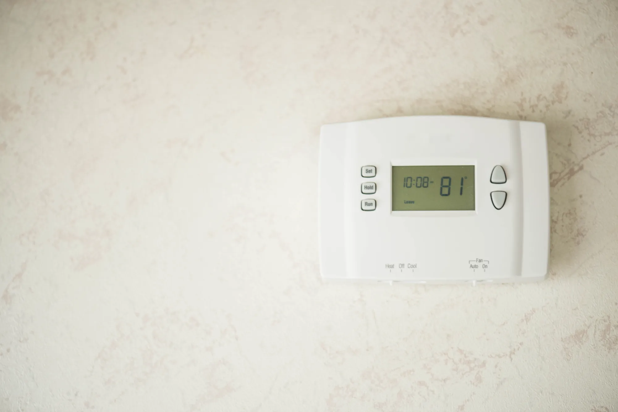 How to Reset Your AC Thermostat Like a Technician