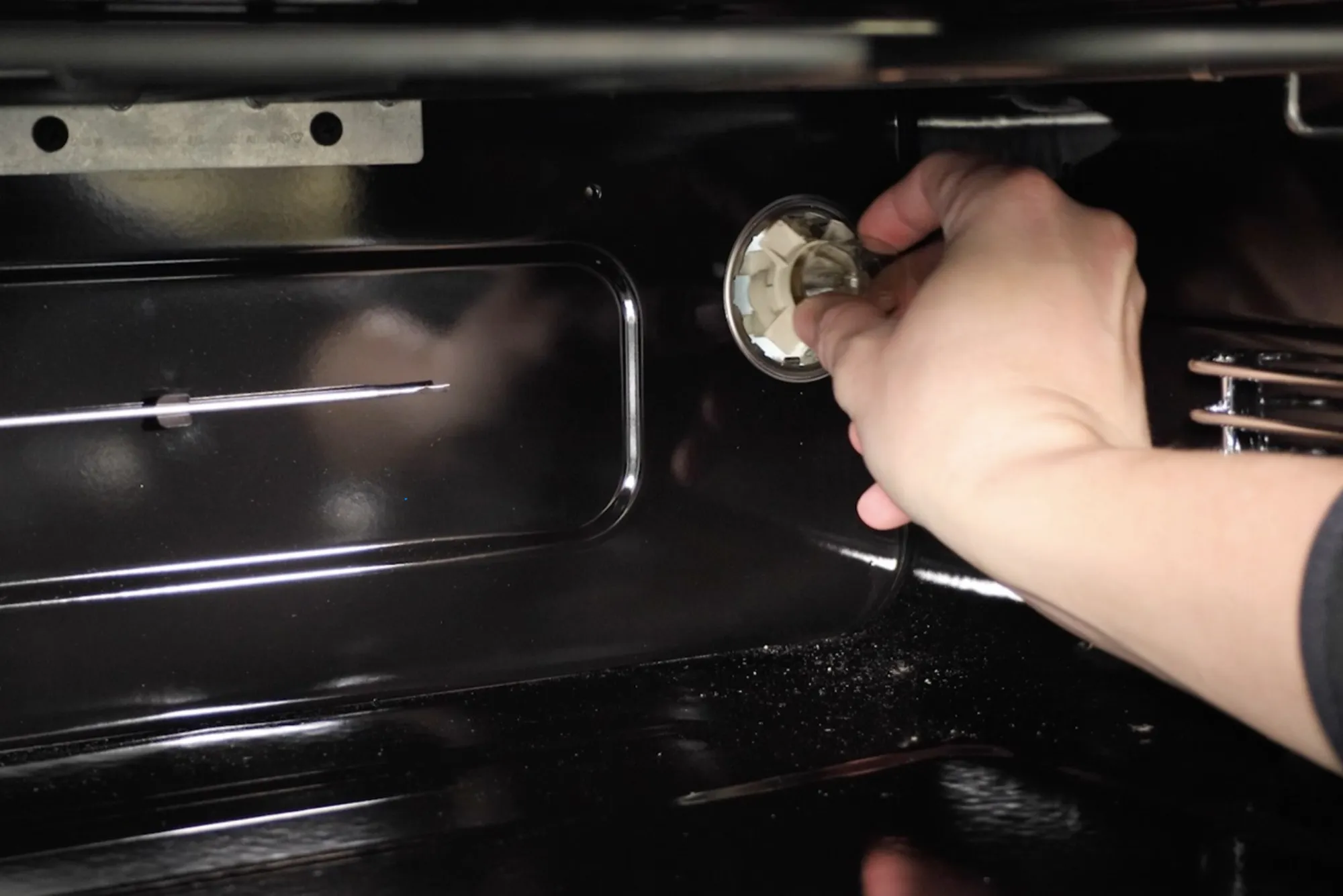 How to Replace Oven Light Switches